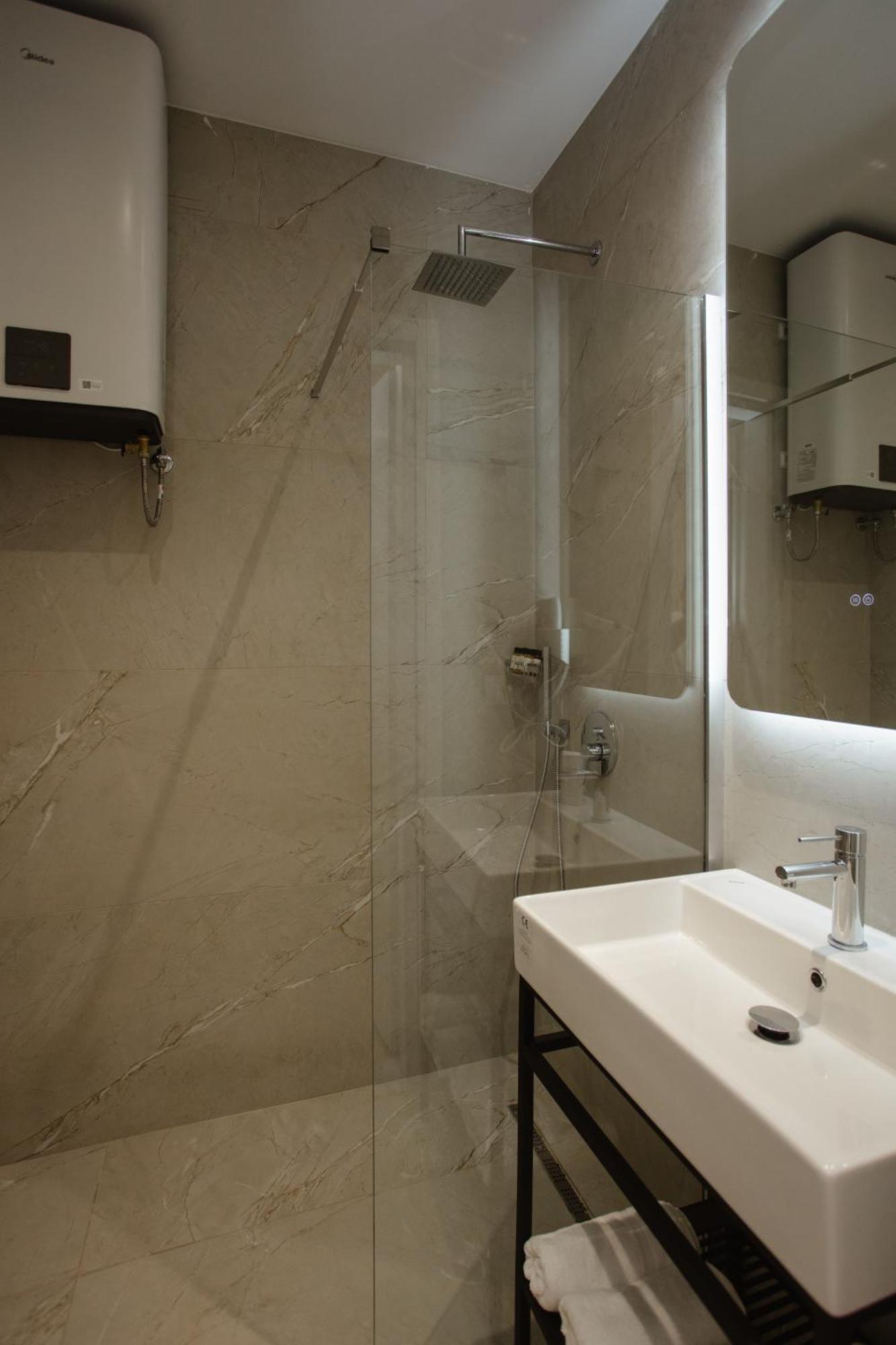 Downtown Hotel Σκόδρα Εξωτερικό φωτογραφία