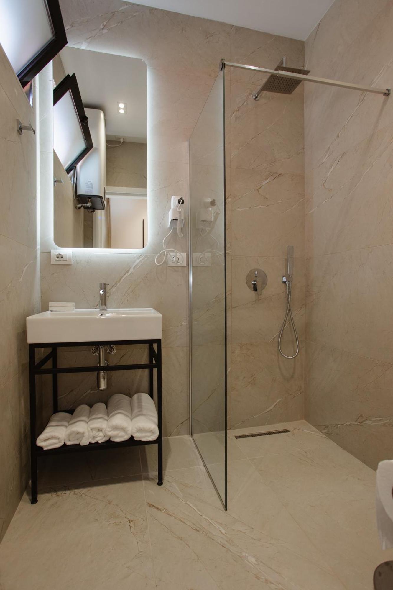 Downtown Hotel Σκόδρα Εξωτερικό φωτογραφία